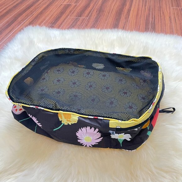 BAGGU Handbags - NWOT Baggu Packing Cube Large - Deadstock Flower Mix (Desert Wildflower, Daisy)